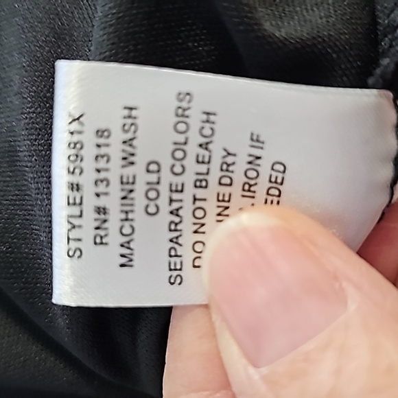 Willow women's top, 3X. Black sheer overlay tier. Floral print. Goth, f… - Picture 9 of 9